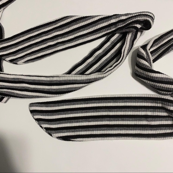 Don’t Ask Why Crop Wrap Top O/S - Picture 6 of 9